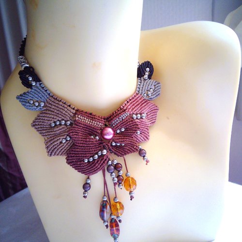 Collier macramé feuilles d'automne