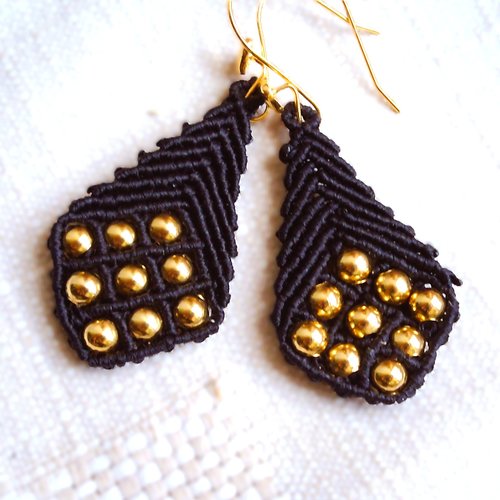 Boucles d'oreilles graphiques