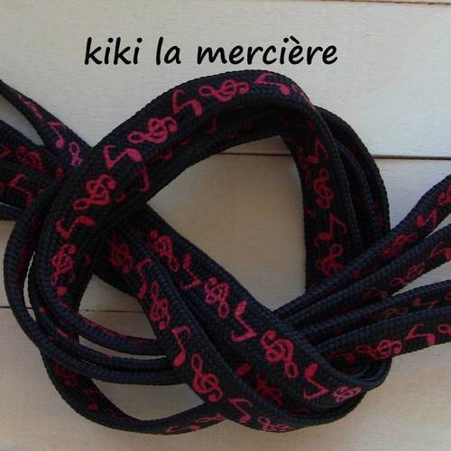 lacets rouge et noir