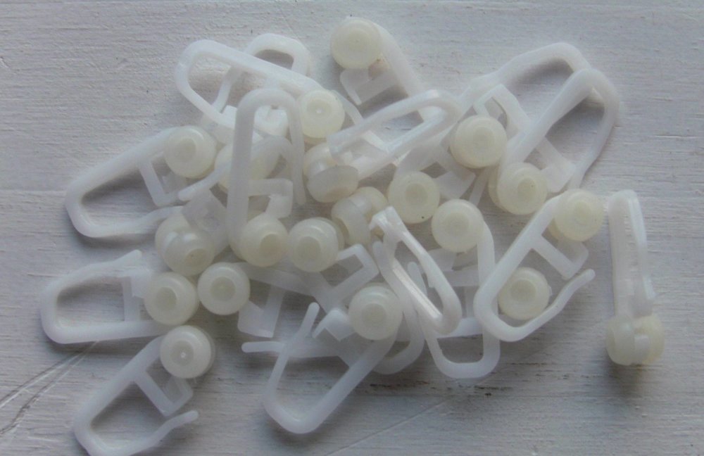 Crochet glisseur pour rail en plastique blanc pour rideau lot de 20 Un grand marché