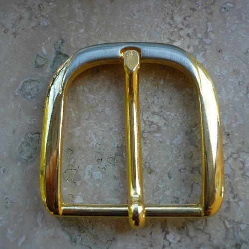 Boucle de ceinture en métal doré