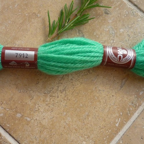 Échevette de laine colbert dmc coloris vert jade 7912
