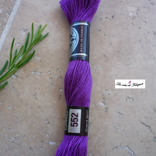 Échevette de fil à broder spécial dmc violet
