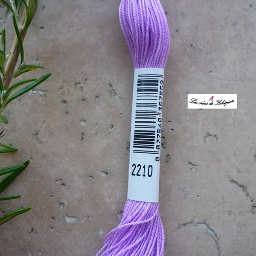 Échevette de fil fleur dmc pour broderie coloris mauve 2210