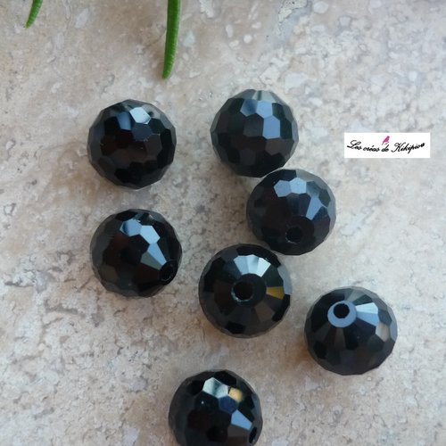Lot de 7 perles noires rondes à facettes
