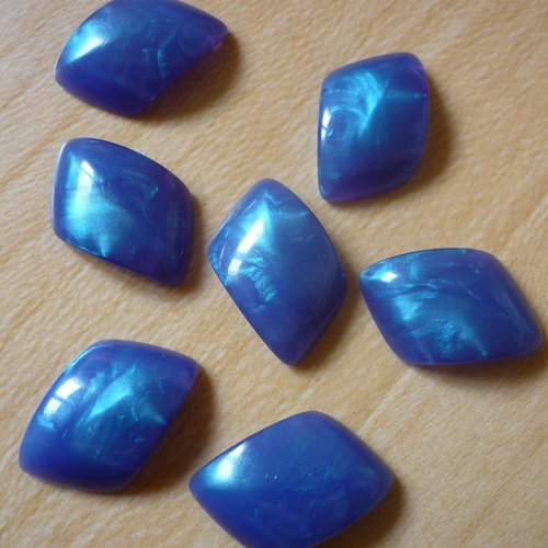 7 perles demi-bombées bleues