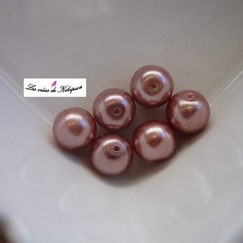 6 perles en verre nacrées rose ancien