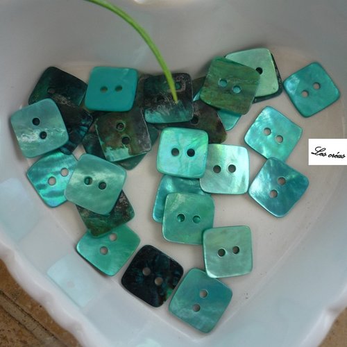 10 boutons carrés en nacre 2 trous turquoise 14mm