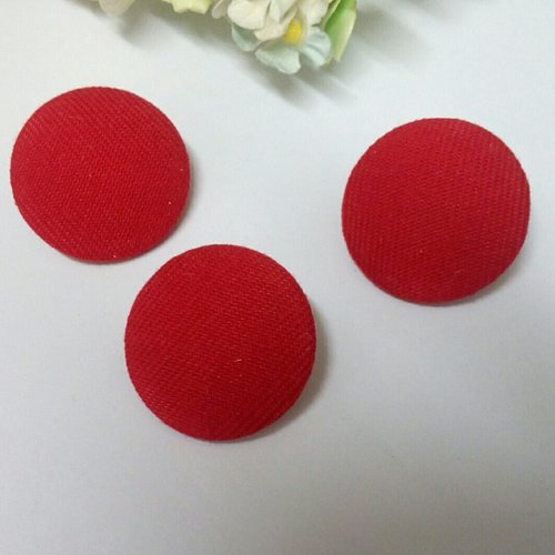 Lot de 3 boutons recouverts de tissu uni rouge