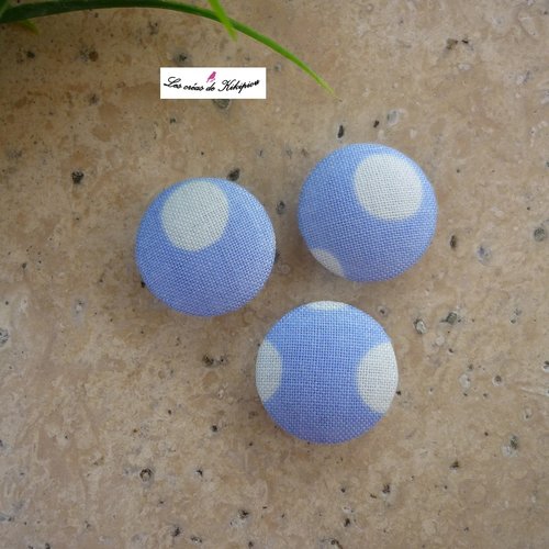 3 boutons recouverts de tissu fantaisie de 18mm