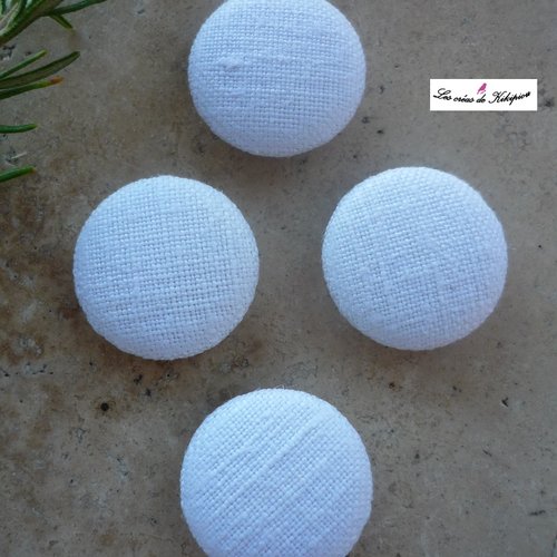 4 boutons recouverts de tissu blanc ancien de 24mm