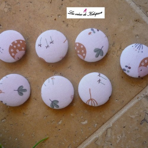 7 boutons recouverts de tissu fantaisie de 24 mm