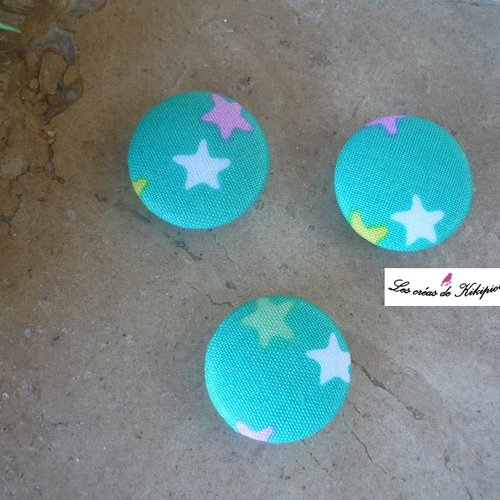 3 boutons recouverts de tissu fantaisie de 24mm