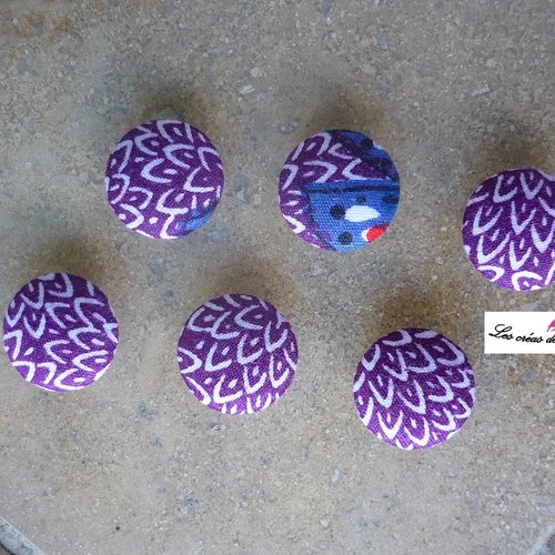 6 boutons recouverts de tissu fantaisie de 18mm