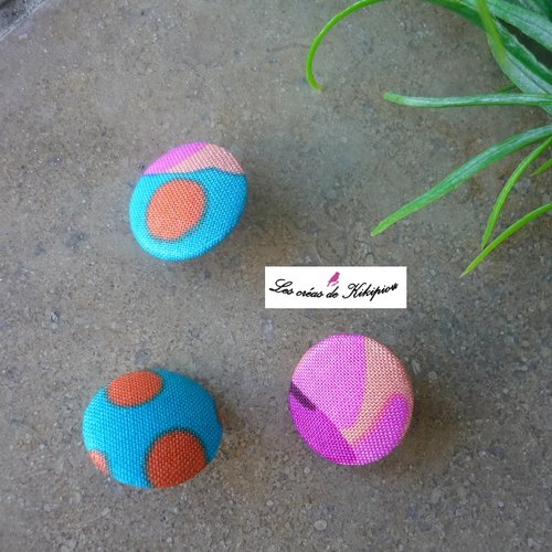 3 boutons recouverts de tissu fantaisie de 18 mm
