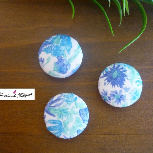 3 boutons recouverts de tissu fantaisie de 24 mm