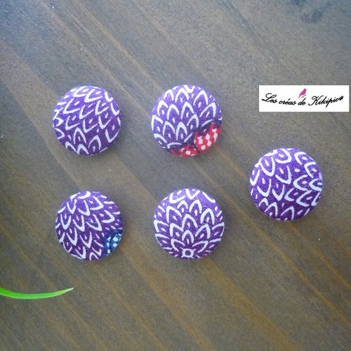 5 boutons recouverts de tissu fantaisie de 20mm