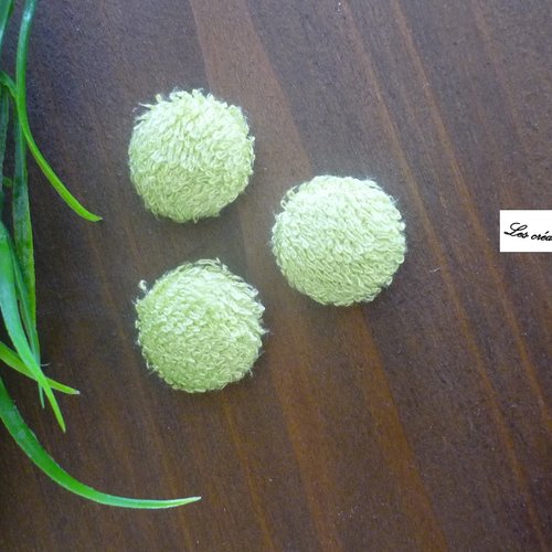3 boutons recouverts de tissu éponge de bambou vert anis de 20 mm