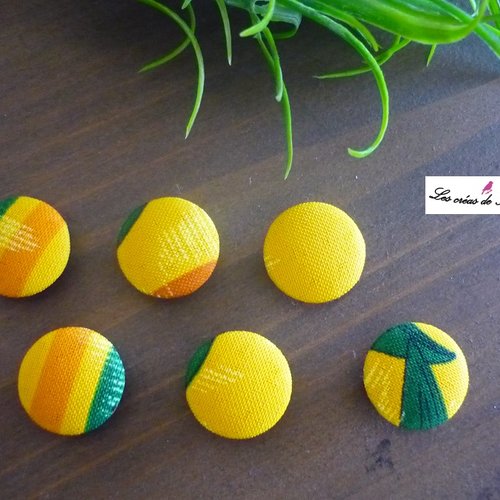6 boutons recouverts de tissu fantaisie de 22mm