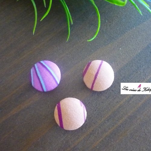 3 boutons recouverts de tissu fantaisie de 18mm