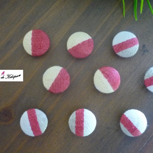 9 boutons recouverts de tissu fantaisie de 18 mm