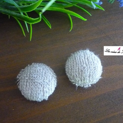 2 boutons recouverts de tissu éponge gris taupe de 24mm