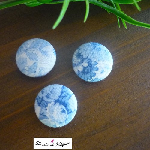 3 boutons recouverts de tissu fantaisie de 24mm