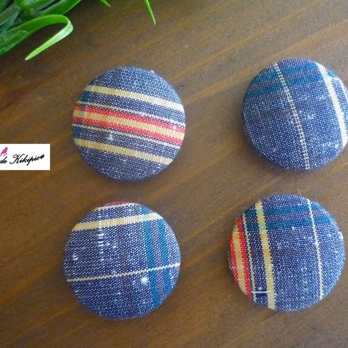 4 boutons recouverts de tissu fantaisie de 36 mm