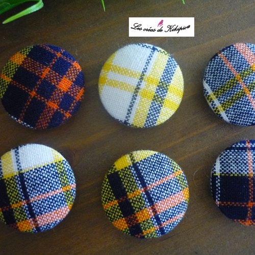 6 boutons recouverts de tissu fantaisie de 36mm