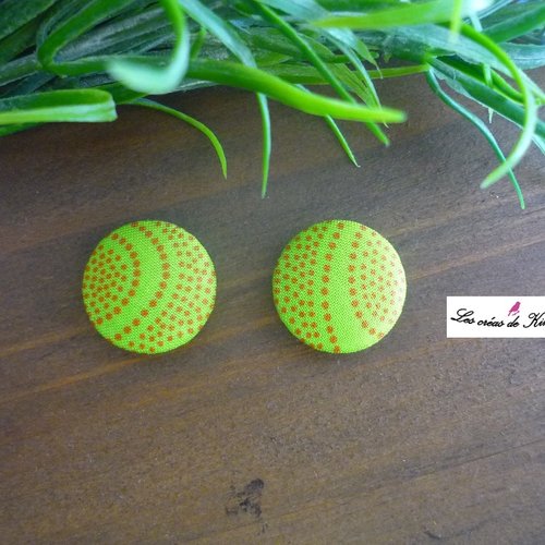 2 boutons recouverts de tissu fantaisie de 22 mm