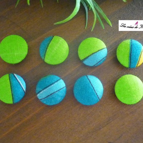 8 boutons recouverts de tissu fantaisie de 18 mm