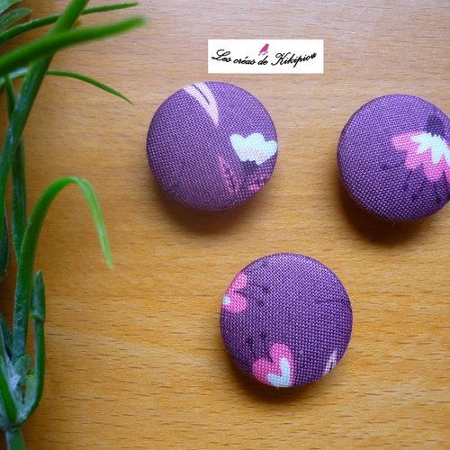 3 boutons recouverts de tissu fantaisie de 24mm