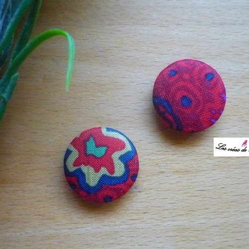 2 boutons recouverts de tissu fantaisie de 22 mm
