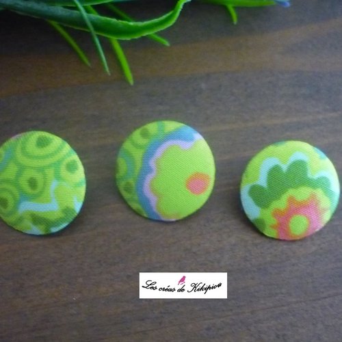 3 boutons recouverts de tissu fantaisie de 20 mm