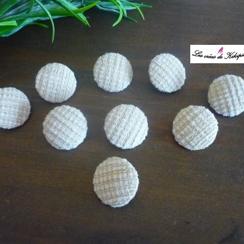 9 boutons recouverts de tissu aspect tweed beige clair de 20mm