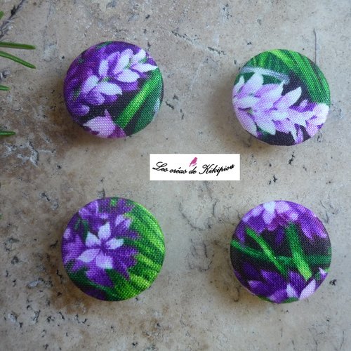 4 boutons recouverts de tissu fantaisie de 24mm