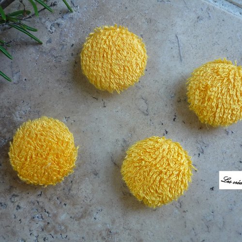 4 boutons recouverts de tissu éponge unie jaune de 24 mm