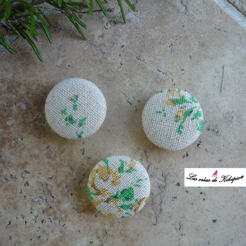 3 boutons recouverts de tissu fantaisie de 24mm