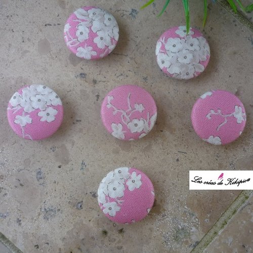 6 boutons recouverts de tissu fantaisie liberty de 24 mm