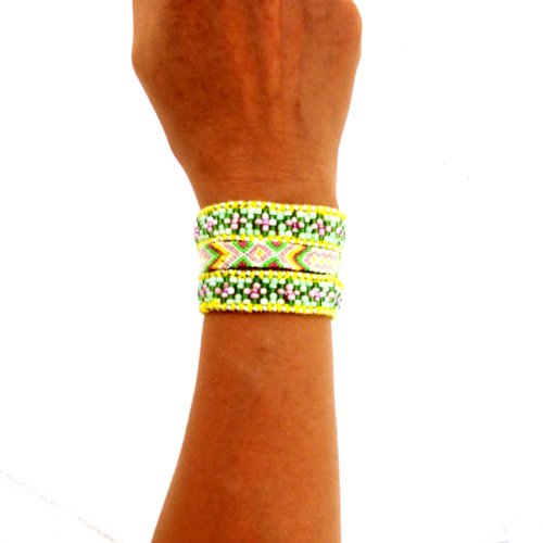 Manchette brésilienne,  bracelet ethnique, perles, vert clair, femme, taille m