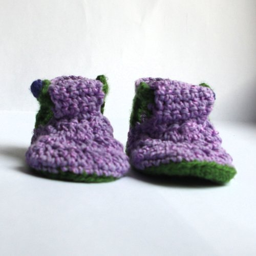Chaussons de naissance - violet - crochet