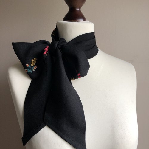 Col amovible lavallière fleuri noir et multicolore