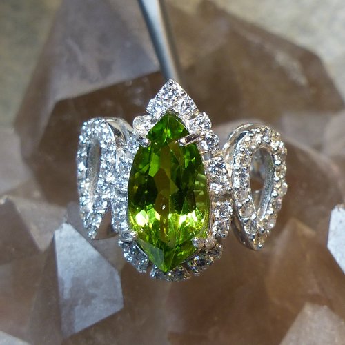 bague en argent avec peridot bague en argent avec peridot