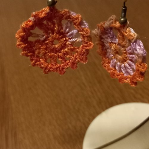 Boucles d'oreilles au crochet  rondes oranges