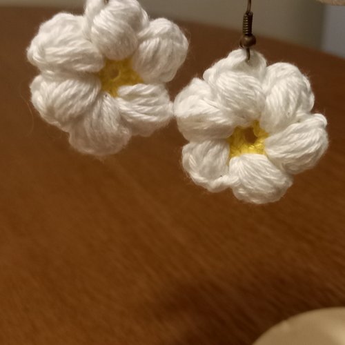 Boucles d'oreilles fleurs au crochet