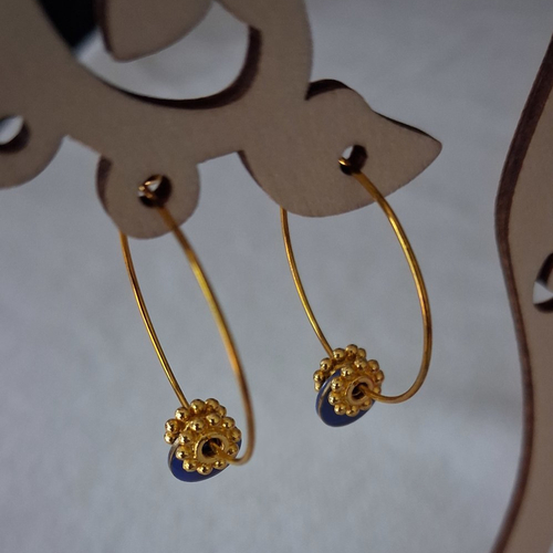 Creoles dorées  avec breloque sequin emaille bleu marine