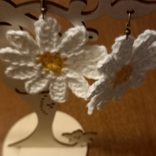 Boucles d'oreilles au crochet  marguerite