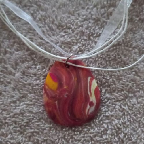 Coller pendentif  ovale en fimo