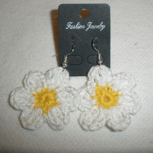 Boucles d'oreilles marguerite au crochet