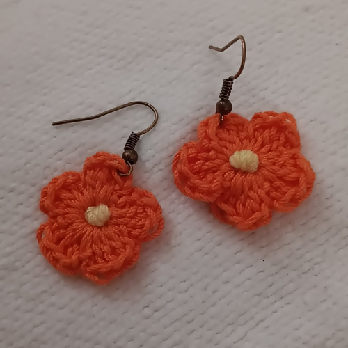Boucles d'oreilles  fleur au crochet